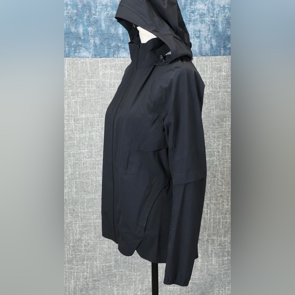 lululemon athletica Black Utility Rain Jacket - Picture 1 of 9